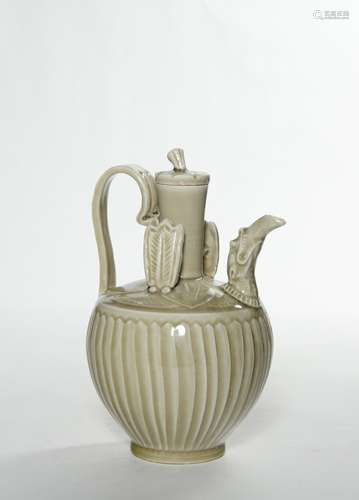 A DING KILN PORCELAIN EWER