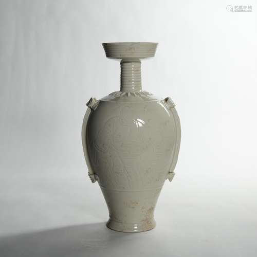 A DING KILN PORCELAIN VASE