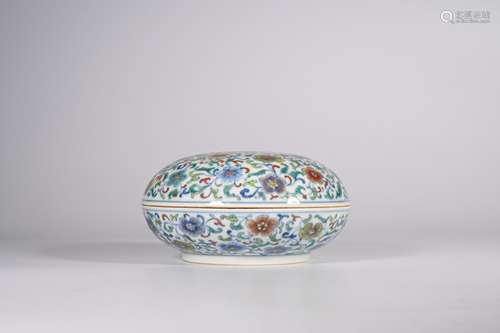 CHINESE WUCAI PORCELAIN COVER BOX