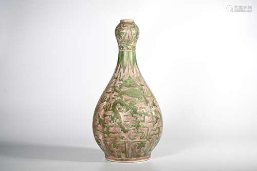 CHINESE GARLIC HEAD DRAGON PORCELAIN VASE