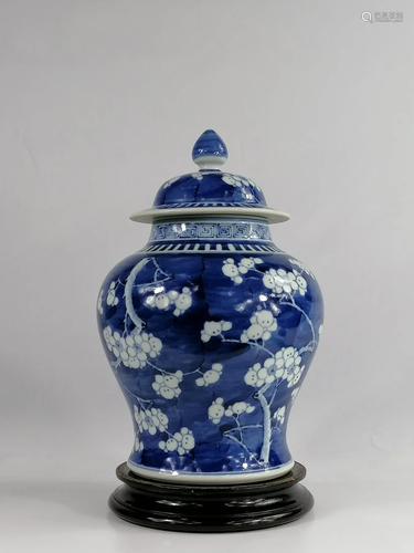 A large Chinese blue and white Baluster Jar