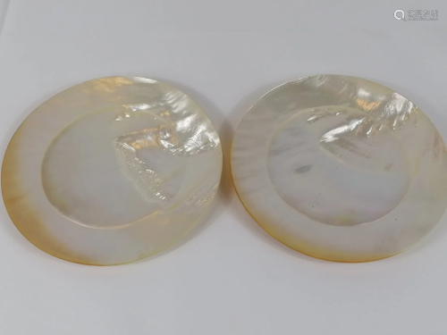 A pair of Chinese mother of pearl dishes