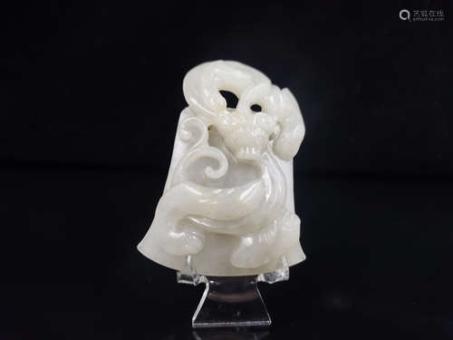 CHINESE WHITE JADE PENDANT