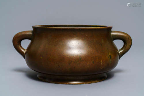 CHINESE BRONZE TWIN HANDLE CENSER, 18 C.