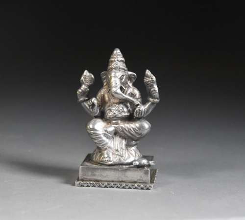 印度--19世纪格涅沙小雕像银质800°/°°°。H.9.5厘米 - 重量：126克