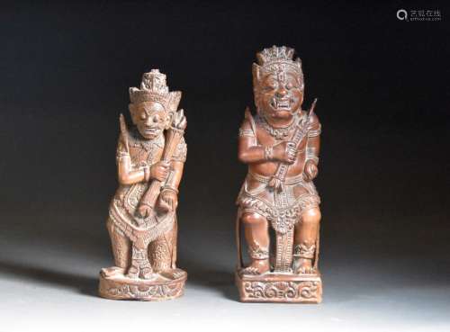 马来西亚--19世纪晚期两尊木雕神像H.23和25厘米少许不足