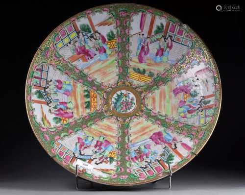 中国, 广州 - 19世纪多色瓷金圆盘D. 38厘米Eclat