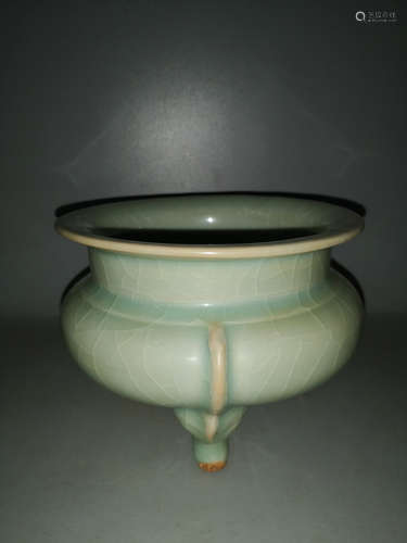 CHINESE CELADON GLAZED PORCELAIN CENSER