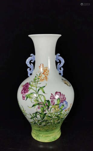 CHINESE FAMILLE ROSE PORCELAIN VASE, PAIR