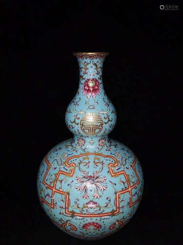 CHINESE FAMILLE ROSE GOURD SHAPE PORCELAIN VASE