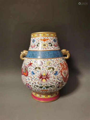 CHINESE FAMILLE ROSE PORCELAIN VASE