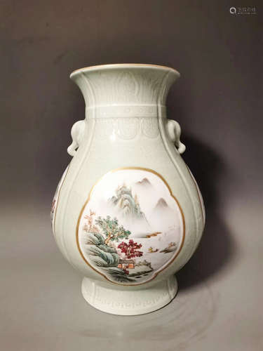 CHINESE FAMILLE ROSE PORCELAIN VASE