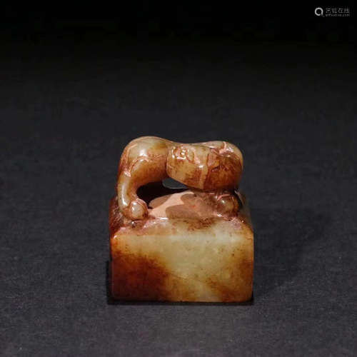 CHINESE ARCHAISTIC JADE SEAL