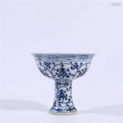 Xuande blue and white lotus pattern bowl in Ming Dynasty