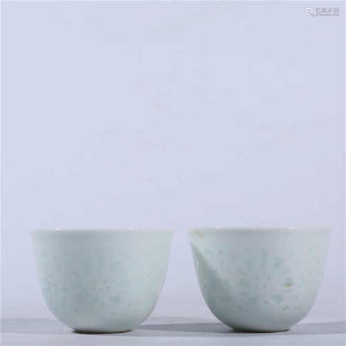 A pair of white glazed cups in Qing Dynasty