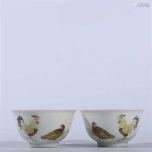 A pair of Yongzheng famille rose bowls in Qing Dynasty