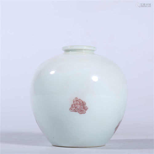 Qing Dynasty Kangxi underglaze red flower design pot