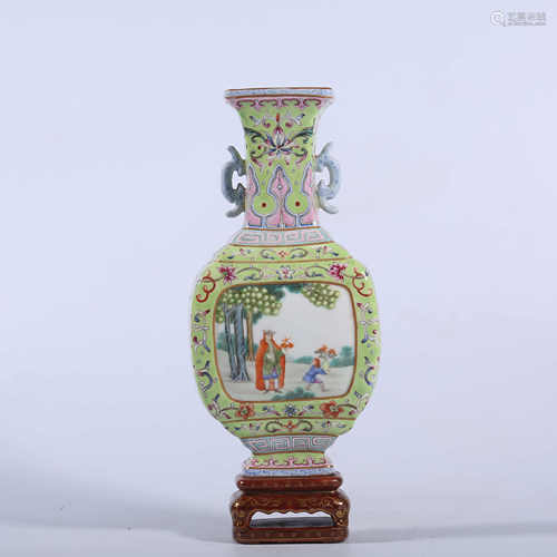 Qing Dynasty Qianlong pastel bottle