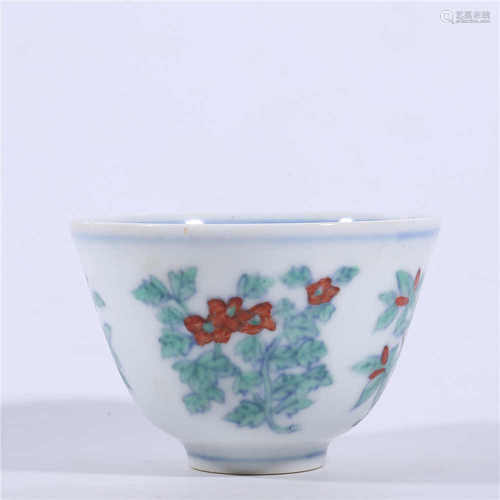 Chenghua famille rose cup in Ming Dynasty