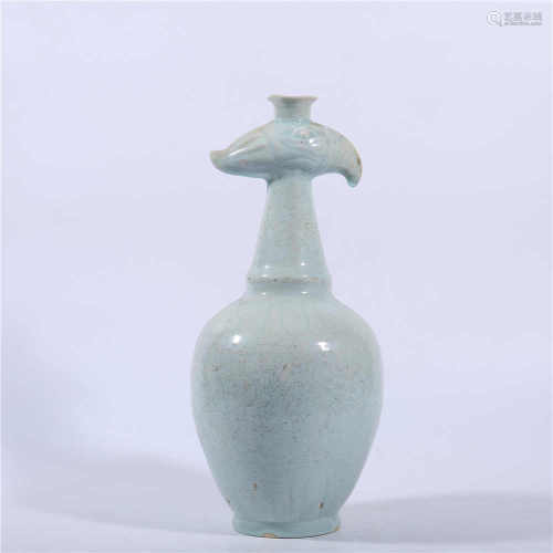 Blue glazed chicken head pot of Ming Dynasty