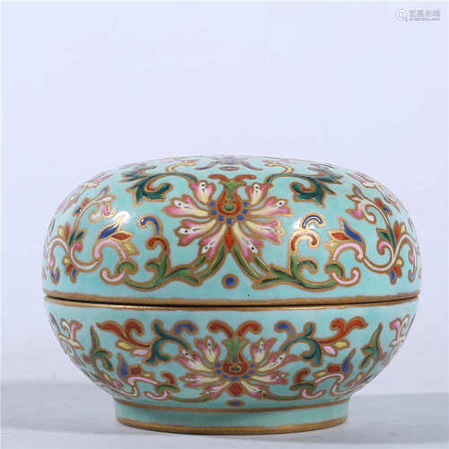 Qing Dynasty Jiaqing pastel lotus pattern cover box