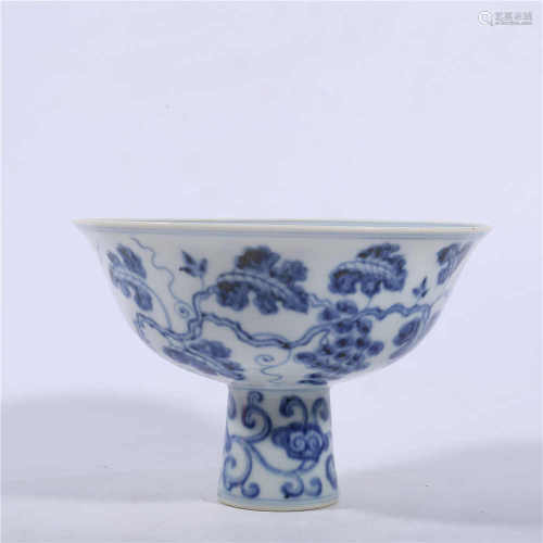 Blue and white grape bowl in Ming Dynasty