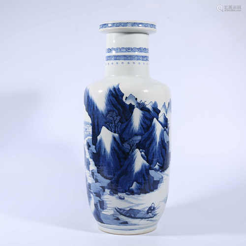 Blue and white vase in Qing Dynasty