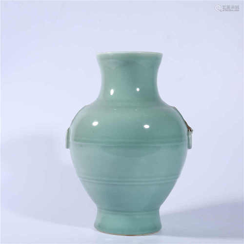 Qing Dynasty blue glaze double ear bottle