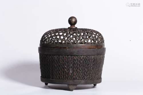 清代，“镇德堂制”铜编织镂空香薰炉