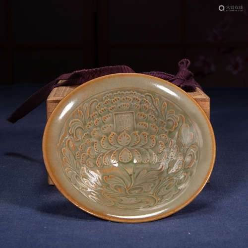 CHINESE YAOZHOU WARE CARVED FLOWER 