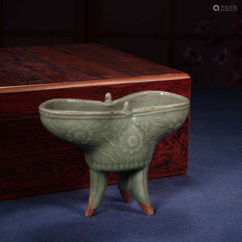 CHINESE LONGQUAN WARE WINE CUP, MING DYNASTY