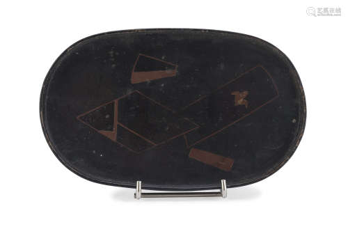 A JAPANESE SMALL BLACK LAQUER WOOD TRAY. 20TH CENTURY.