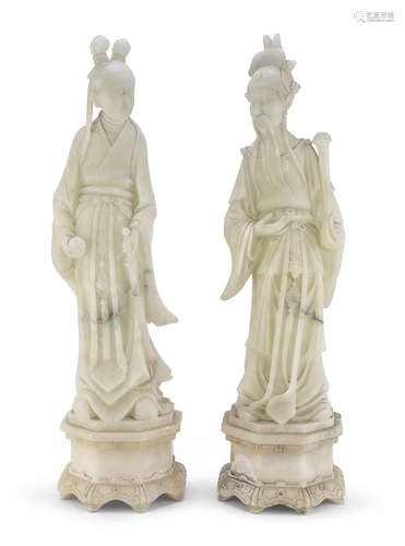 A PAIR OF CHINESE ALABASTER SCULPTURES OF GUANDI AND HUA MULAN. 20TH CENTURY