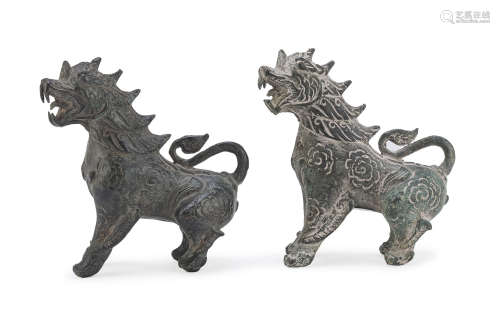 A PAIR OF CHINESE BRONZE BUDDHIST LIONS. EARLY 20TH CENTURY.