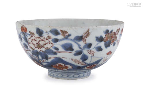 A JAPANESE POLYCHROME ENAMELED PORCELAINE BOWL FIRST HALF 18TH CENTURY. CHIPS AND CRACKS.