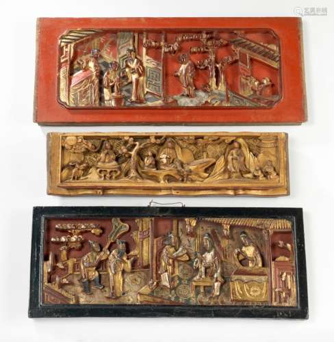 雕木、黑漆、红漆、金漆三幅中国，宁波，19世纪末或20世纪初 室内人物、园林和佛教神像的装饰 宽度：36厘米、38厘米和33厘米