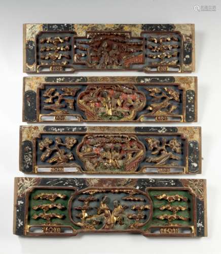 一套四幅雕漆木板 中国，宁波，19世纪末 雕花人物装饰 最大高度：13.5厘米 最大宽度：45厘米