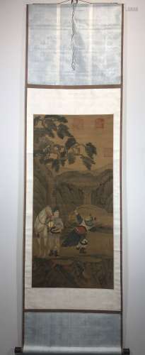 绢本彩色水墨卷轴画，20世纪初，描绘大松树下的山水，右下有签名和邮票，上半部分有三个邮票，左下有两个邮票；磨损尺寸：121 x 56.5厘米