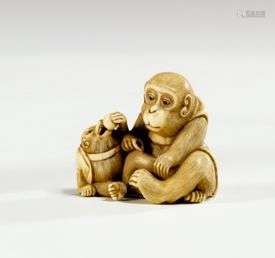 日本象牙网红，约1930 / 1940年，代表猴子和他的小顶。3.5厘米高