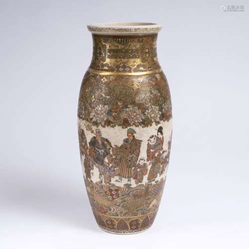 Große Satsuma-Vase mit feinstem Dekor.