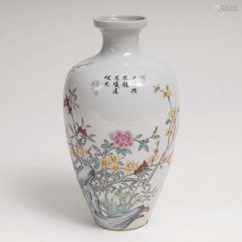 Kleine chinesische Balustervase.