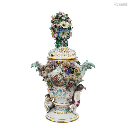 MEISSEN Potpourri-Deckelvase, 2. Wahl, 1860-1924.Balusterförmige Vase reich mit plast