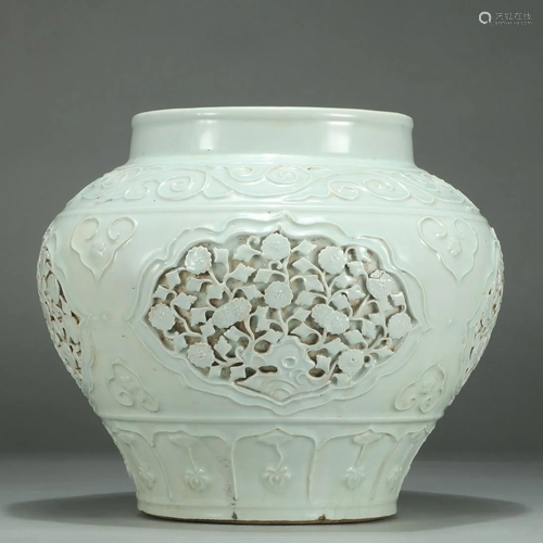 Tianbai Floral Jar