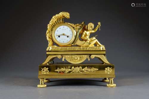 D’époque Empire, sur un modèle imaginé par Jean-André Reiche (1752-1817) en 1807 et à la signature de l’horloger Blanc Fils au palais Royal.