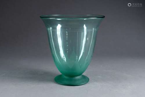 Vase Art Déco, de Forme cornet.