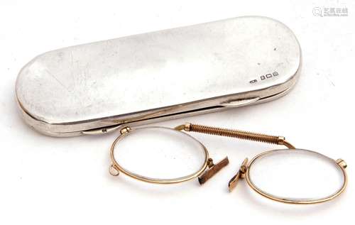 George V silver spectacle case with full length hinge, opening to a velvet lined interior containing