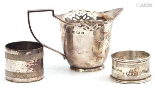 Mixed Lot: Edward VII silver cream jug, helmet shaped with pierced design, reeded angular handle