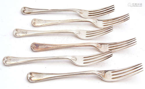 Set of six Victorian dessert forks in threaded Hanoverian pattern, each bearing a rampant lion