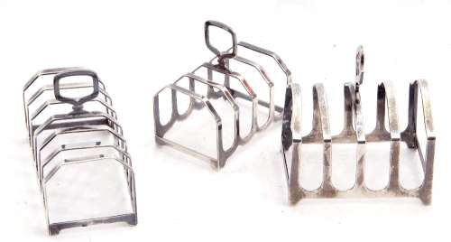 Mixed Lot: hallmarked silver toast rack of rectangular form, six divisions with central carrying