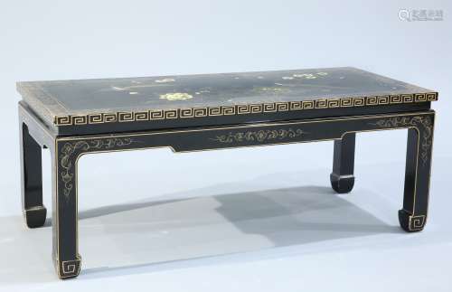 A CHINOISERIE LACQUER COFFEE TABLE